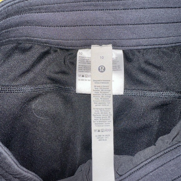 Lululemon softstreme shorts - Picture 2 of 2